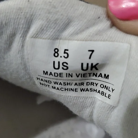 Elvis Presley Black and White Sneakers - Picture 12 of 12